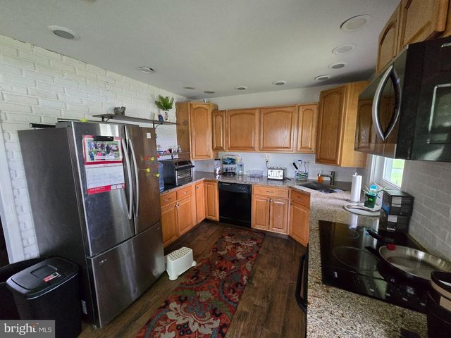 33 MIDDLEBURY LN, Willingboro, NJ 08046