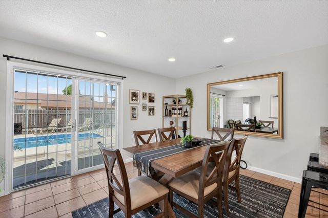 4575 Beechnut Way, Sacramento, CA 95823