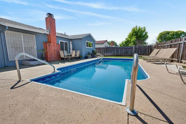 4575 Beechnut Way, Sacramento, CA 95823