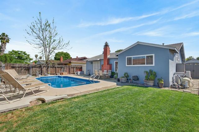 4575 Beechnut Way, Sacramento, CA 95823