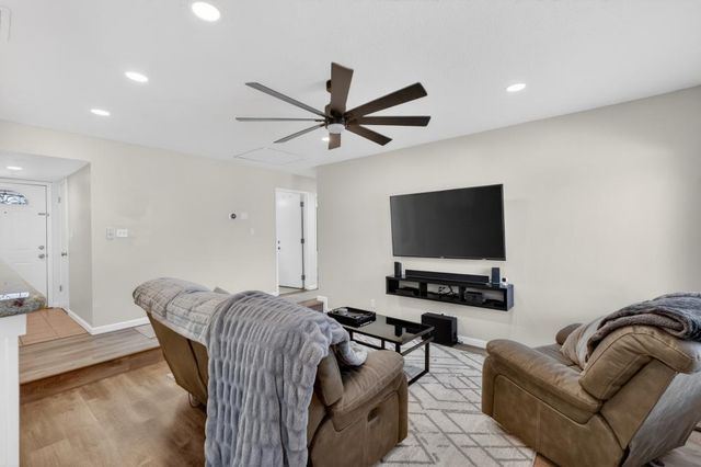 4575 Beechnut Way, Sacramento, CA 95823