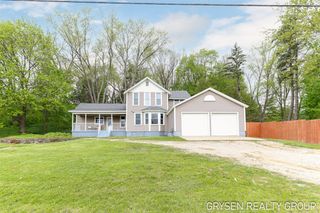 5527 W River Drive, Comstock Park, MI 49321