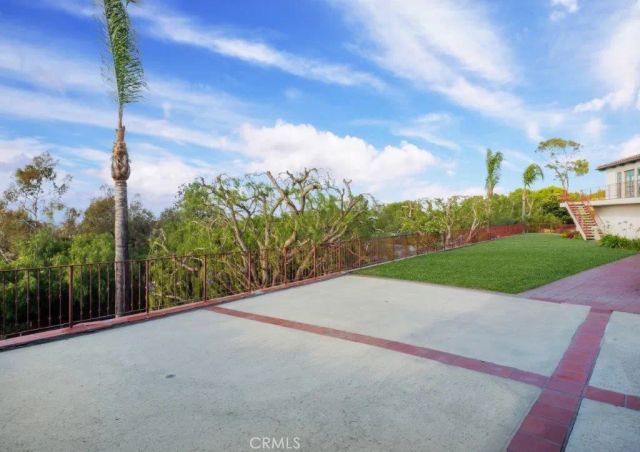 1 Yellow Brick Road, Rancho Palos Verdes, CA 90275