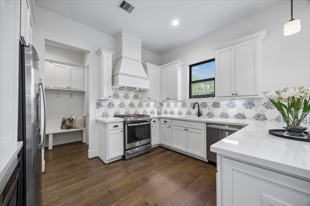 3504 Huntsford Drive, Houston, TX 77008