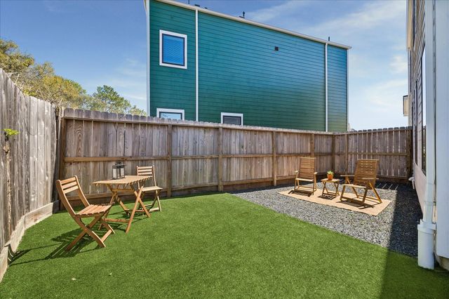 3504 Huntsford Drive, Houston, TX 77008