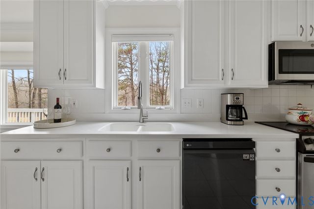 433 Elm Creek Dr, Manakin Sabot, VA 23103