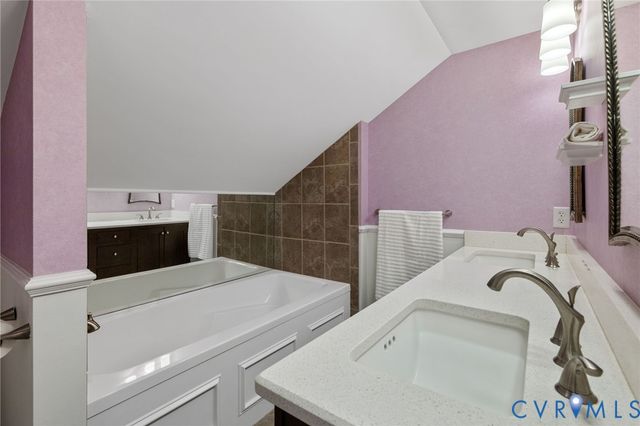 433 Elm Creek Dr, Manakin Sabot, VA 23103