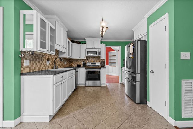 822 Creek Stone Dr, Clarksville, TN 37040