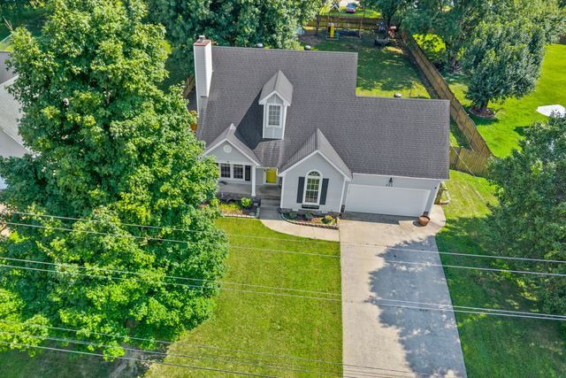822 Creek Stone Dr, Clarksville, TN 37040
