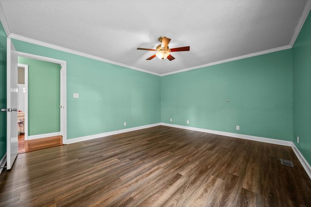 822 Creek Stone Dr, Clarksville, TN 37040
