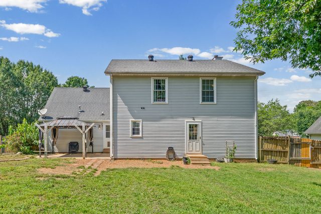 822 Creek Stone Dr, Clarksville, TN 37040