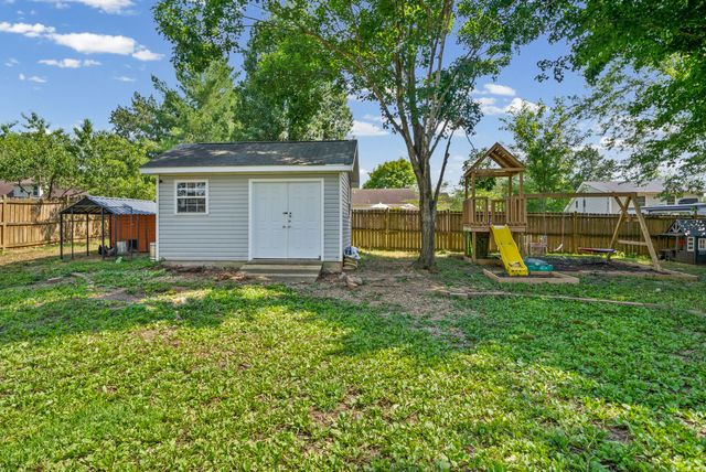 822 Creek Stone Dr, Clarksville, TN 37040