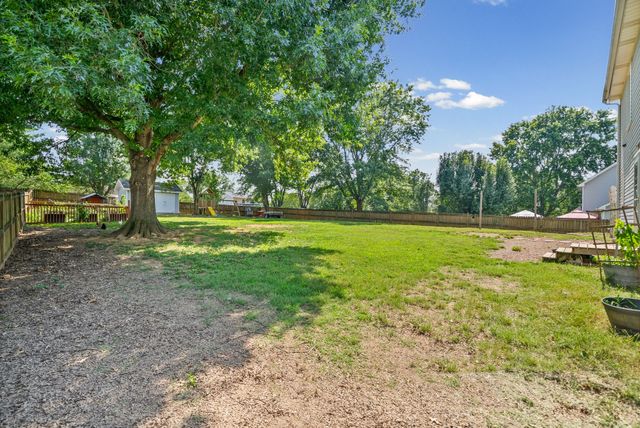 822 Creek Stone Dr, Clarksville, TN 37040