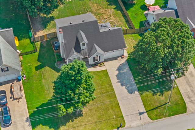 822 Creek Stone Dr, Clarksville, TN 37040