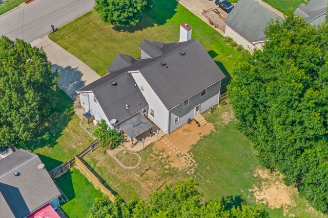822 Creek Stone Dr, Clarksville, TN 37040
