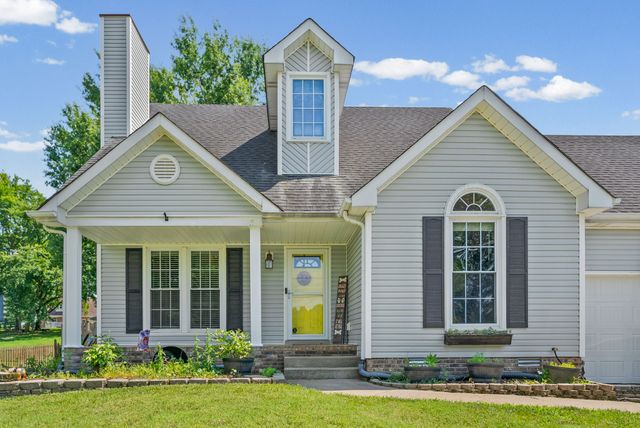 822 Creek Stone Dr, Clarksville, TN 37040