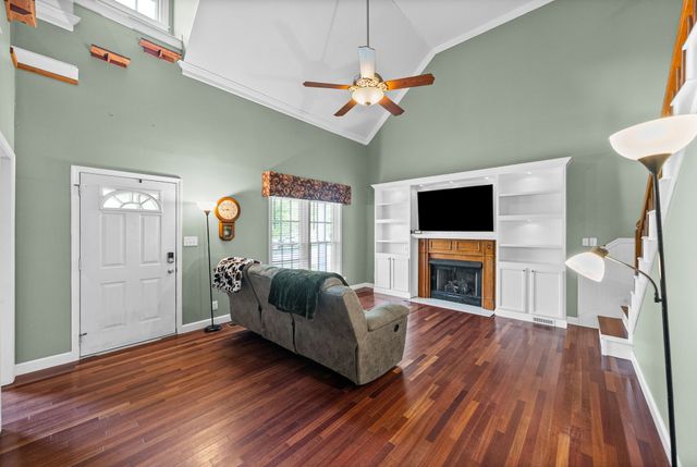 822 Creek Stone Dr, Clarksville, TN 37040