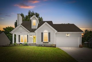 822 Creek Stone Dr, Clarksville, TN 37040