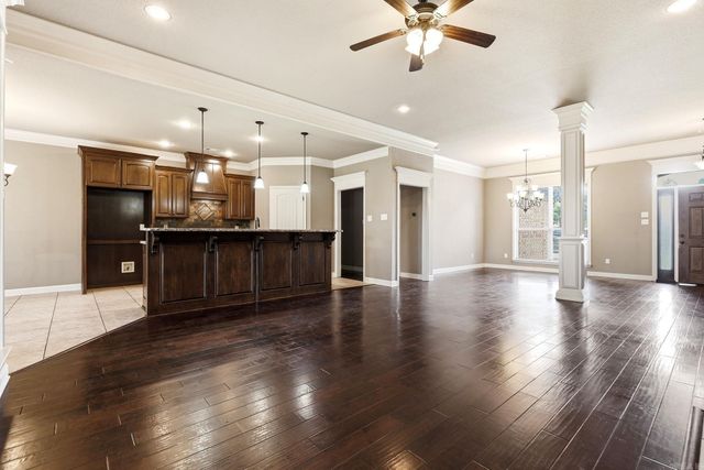 204 Forest Oak Drive, Jacksonville, AR 72076
