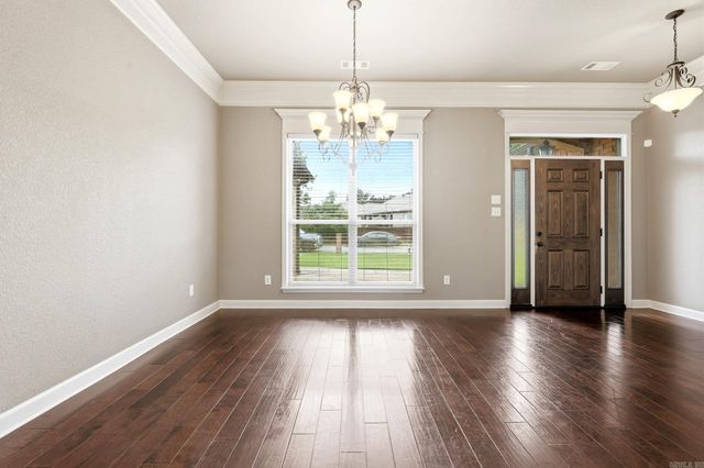 204 Forest Oak Drive, Jacksonville, AR 72076