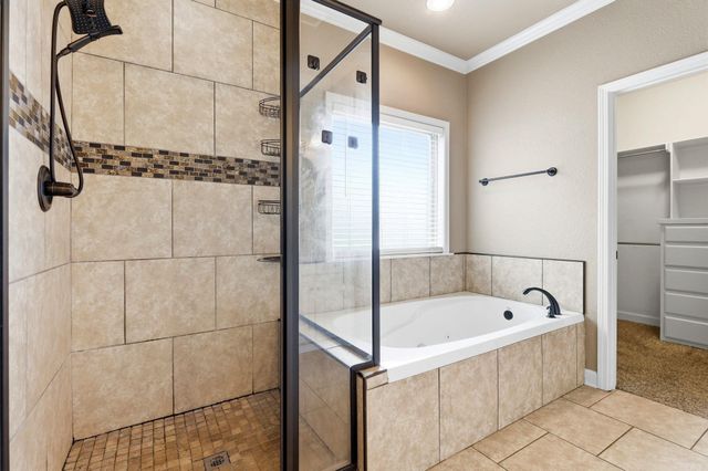 204 Forest Oak Drive, Jacksonville, AR 72076