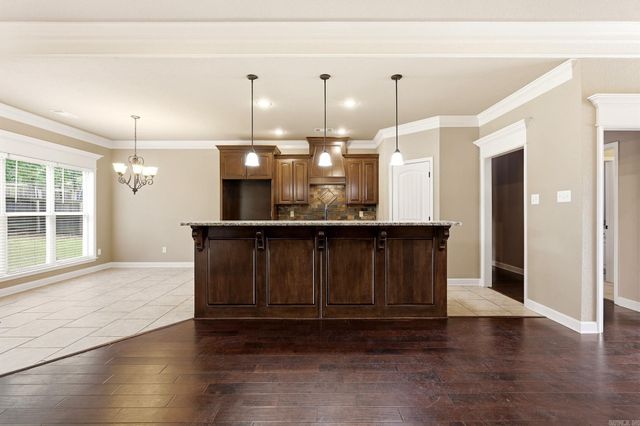 204 Forest Oak Drive, Jacksonville, AR 72076