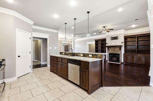 204 Forest Oak Drive, Jacksonville, AR 72076