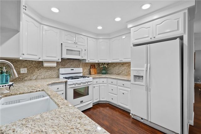 25065 Green Mill, Newhall, CA 91321