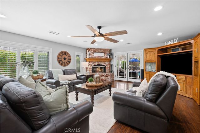 25065 Green Mill, Newhall, CA 91321