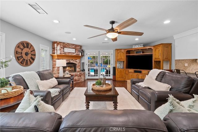 25065 Green Mill, Newhall, CA 91321