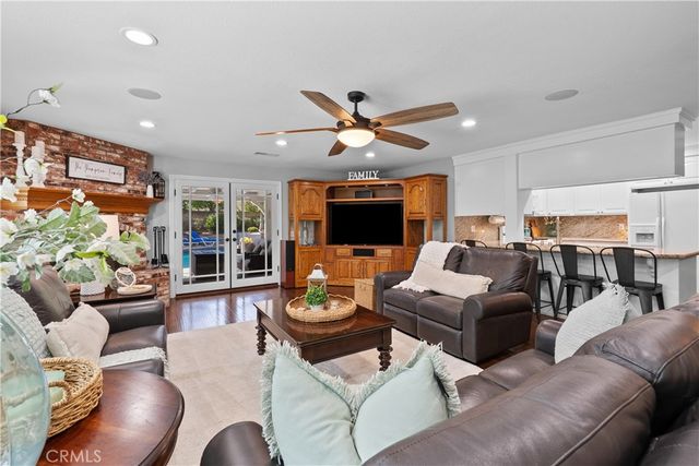 25065 Green Mill, Newhall, CA 91321