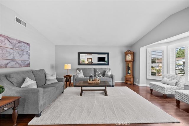 25065 Green Mill, Newhall, CA 91321