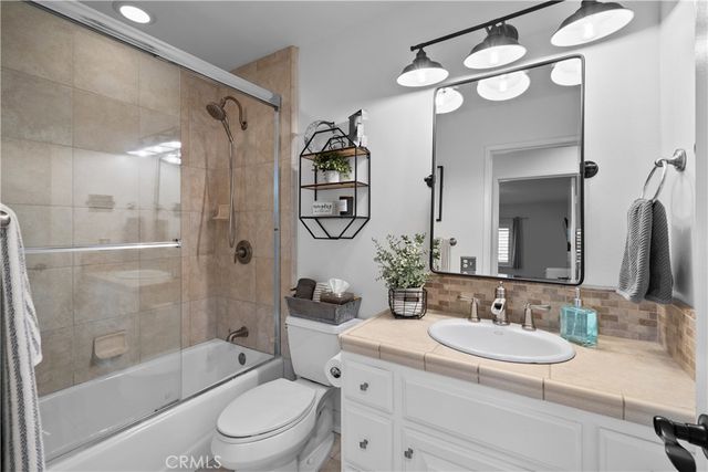 25065 Green Mill, Newhall, CA 91321
