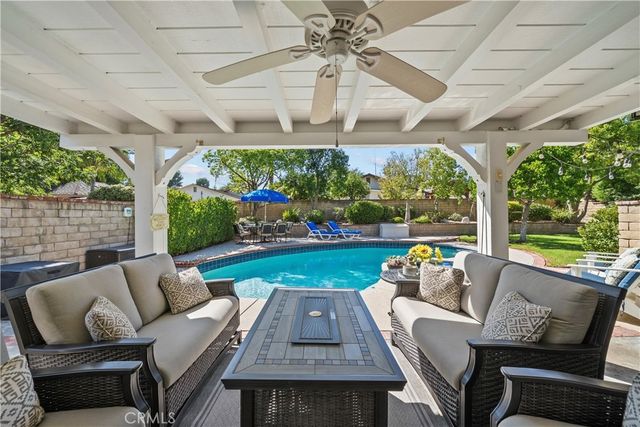 25065 Green Mill, Newhall, CA 91321