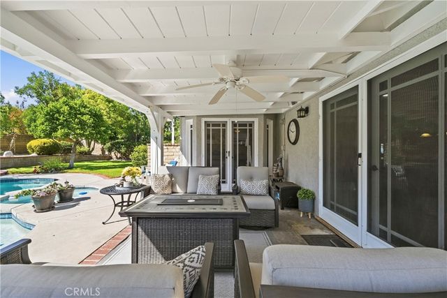 25065 Green Mill, Newhall, CA 91321