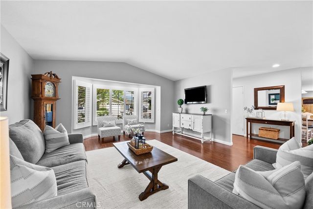 25065 Green Mill, Newhall, CA 91321