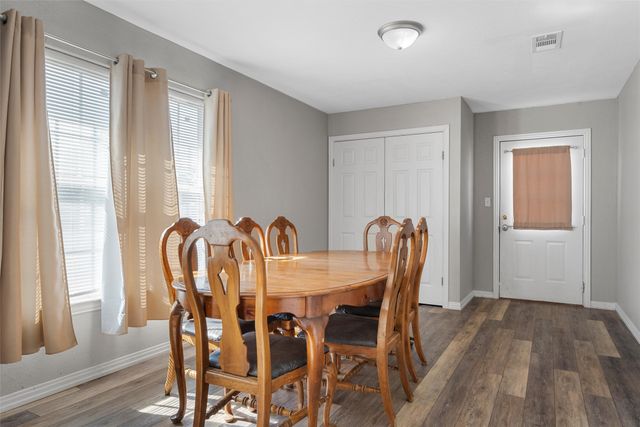 199 E Cougar Lane, China Spring, TX 76633