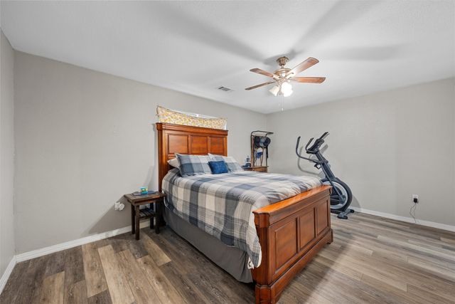 199 E Cougar Lane, China Spring, TX 76633