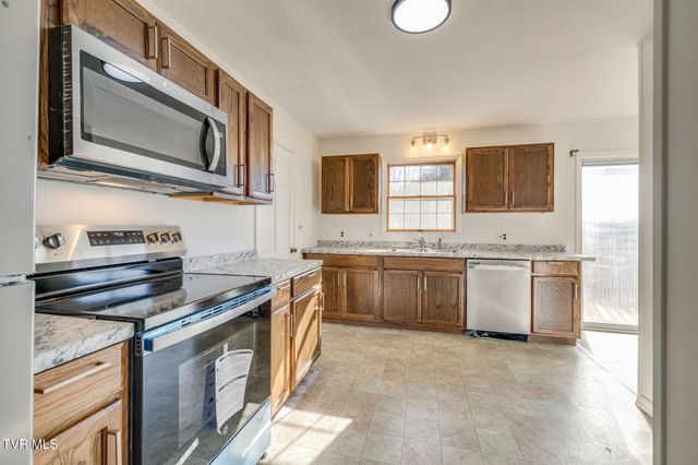 107 Mountain View Circle, Piney Flats, TN 37686