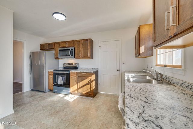 107 Mountain View Circle, Piney Flats, TN 37686