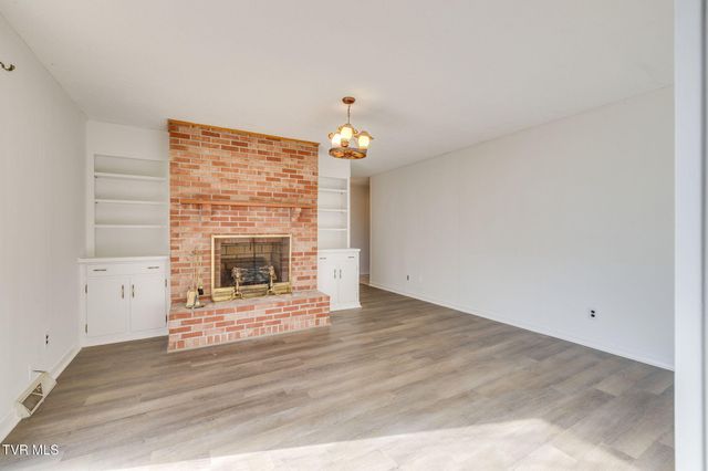 107 Mountain View Circle, Piney Flats, TN 37686