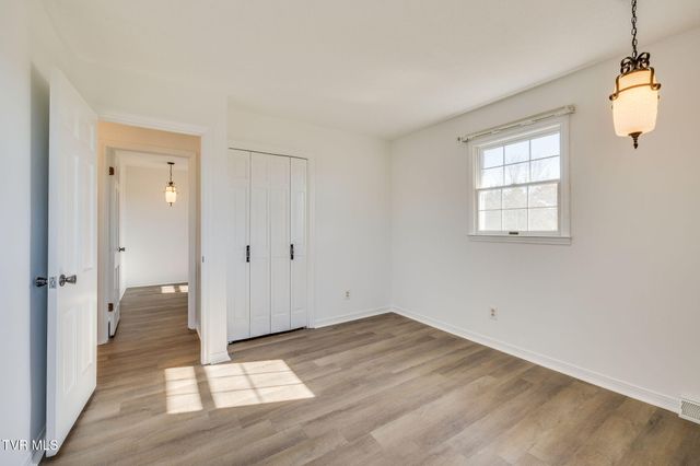 107 Mountain View Circle, Piney Flats, TN 37686