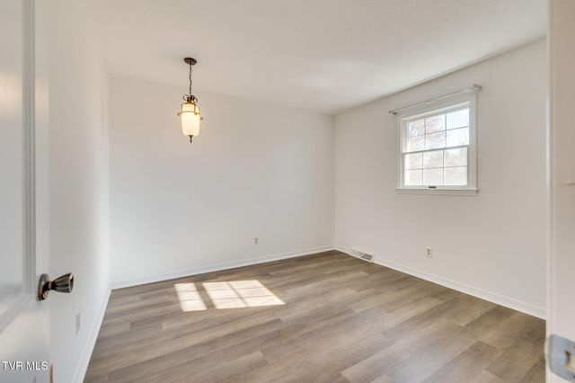 107 Mountain View Circle, Piney Flats, TN 37686