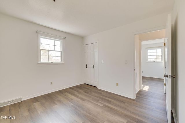 107 Mountain View Circle, Piney Flats, TN 37686