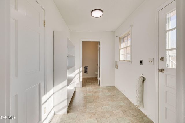 107 Mountain View Circle, Piney Flats, TN 37686