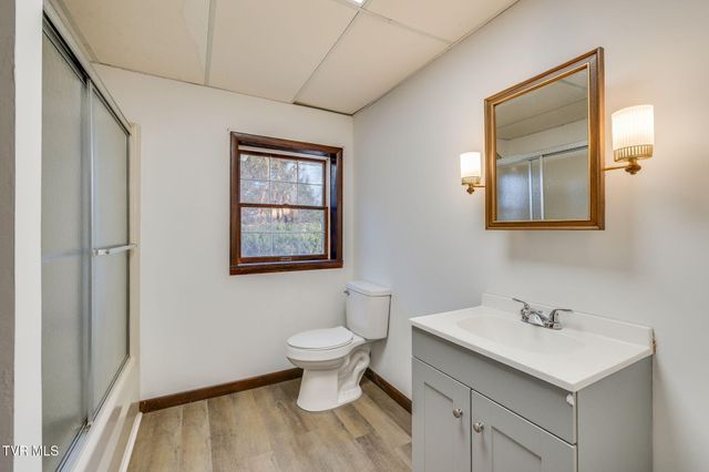 107 Mountain View Circle, Piney Flats, TN 37686