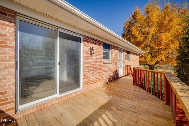 107 Mountain View Circle, Piney Flats, TN 37686