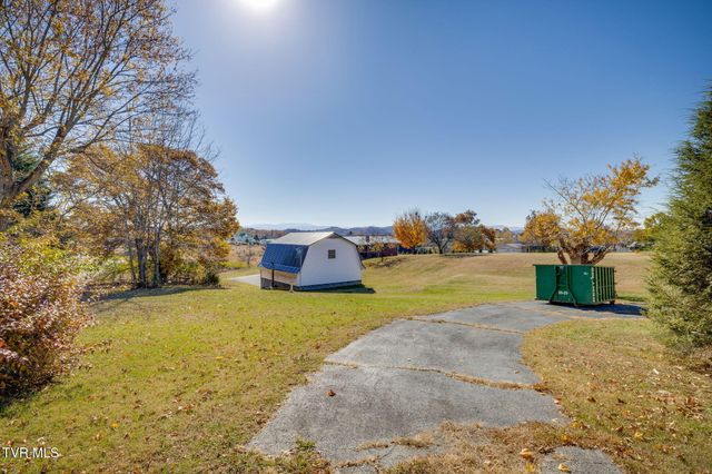 107 Mountain View Circle, Piney Flats, TN 37686