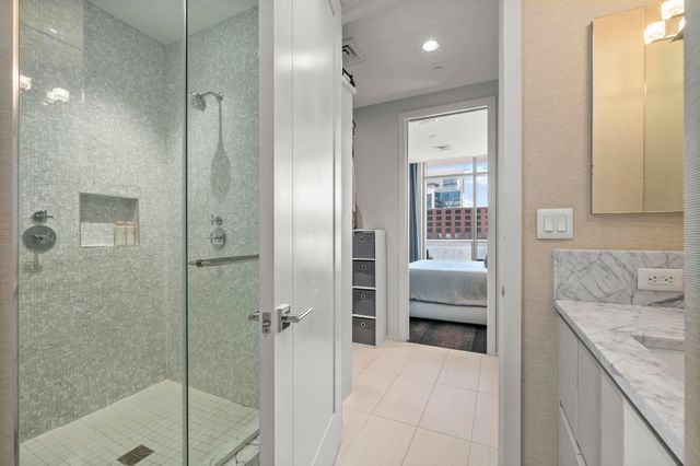 200 Congress Ave 33BB, Austin, TX 78701