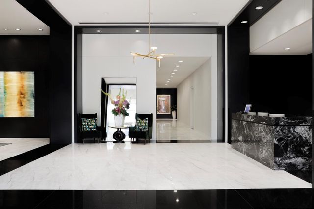 200 Congress Ave 33BB, Austin, TX 78701